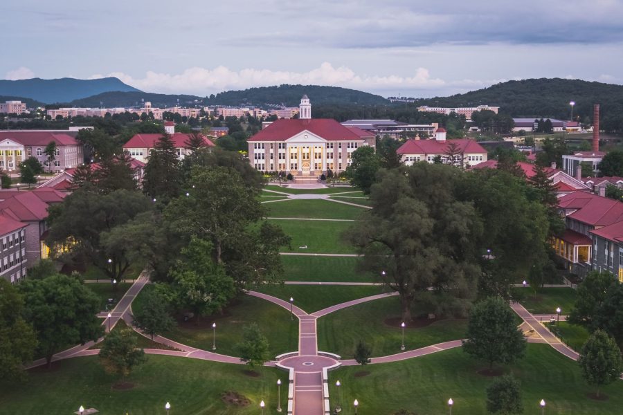 James Madison jmu Campus quad 66084074203ec245d06734d4243d6792