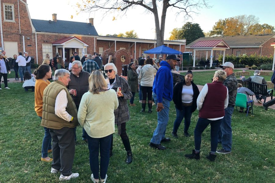 crowd fc18d916bdcde32c7eaf687aa9c490a5 crowd fc18d916bdcde32c7eaf687aa9c490a5